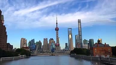 一线城市上海外滩核心地标夜景视频的预览图
